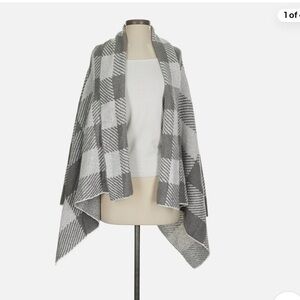 Pink Lily Gray and White Plaid Shawl
Size M